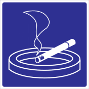 Blauw bord met pictogram van een sigaret en asbak voor ruimte waar roken is toegestaan
