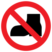 Bord met pictogram buitenschoenen verboden ISO7010 - P060