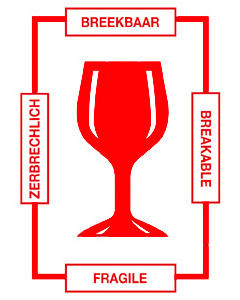 Behandelingsetiket breekbaar, fragile, breakable en zerbrechlich