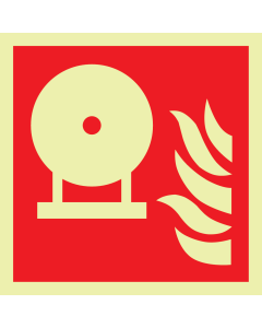 Fotoluminescerend bord met pictogram van een vaste brandblus fles volgens ISO 7010